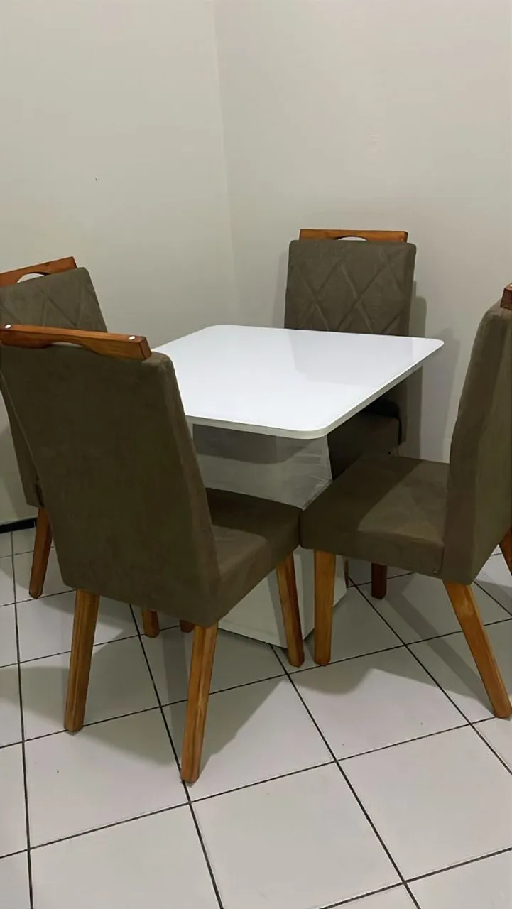 Conjunto Mesa de Jantar com 4 Cadeiras DIREITO DA FÁBRICA