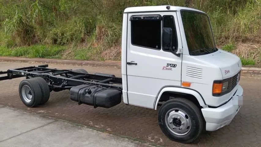 ⑩セーフティセカンド様MB30 Mercedes 710 chassi 2012 - Caminhões - Centro, Mairinque