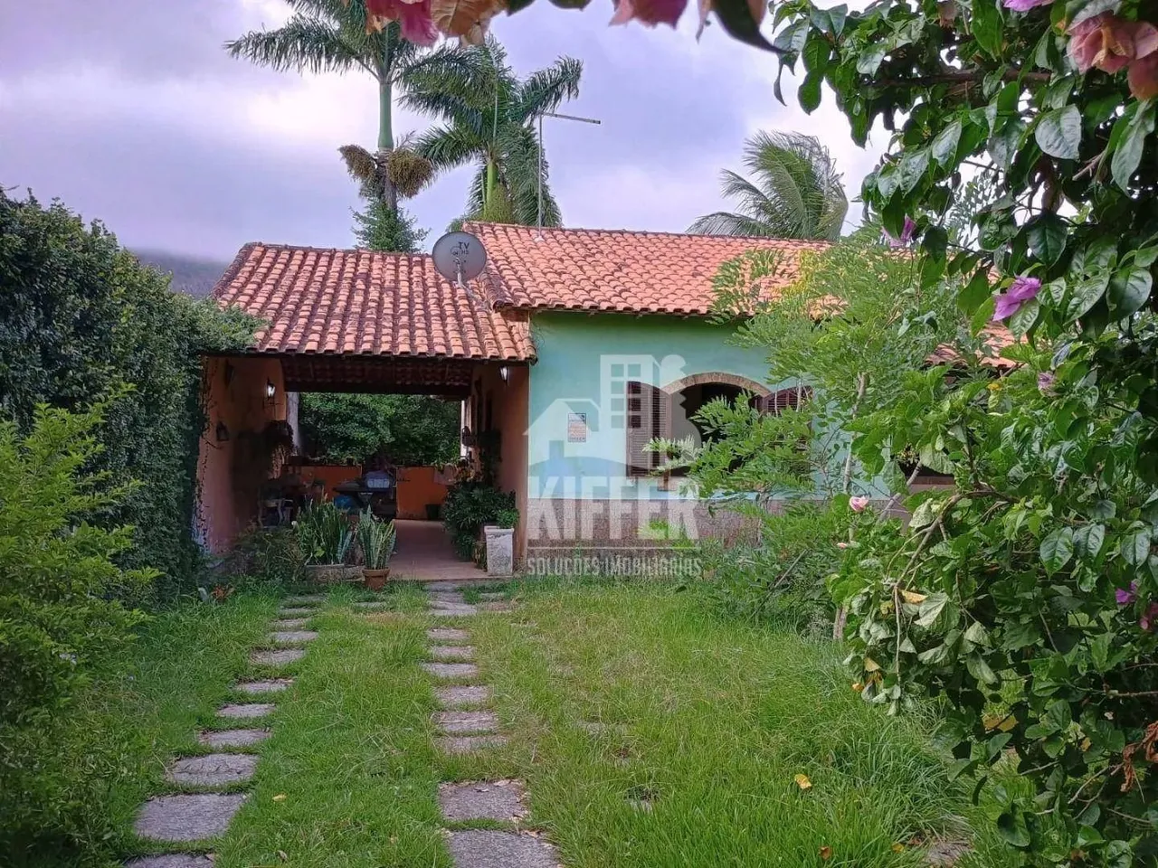 Casa com 3 quartos para alugar, 90 m² por R$ 2.500/mês - Jardim Atlântico Oeste (Itaipuaçu