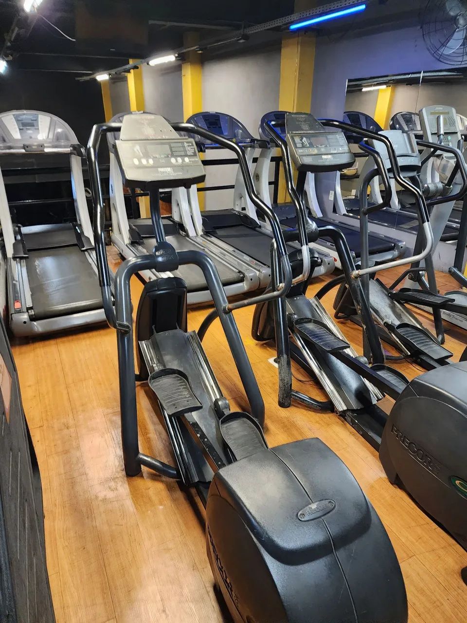 Elíptico Precor melhor biomecanica