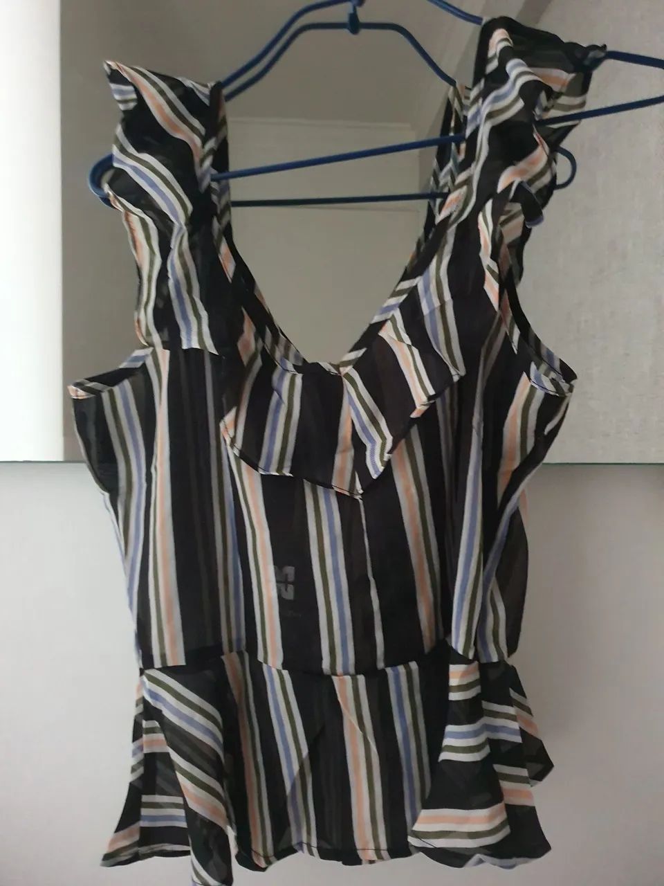 Blusa listrada de seda nova P