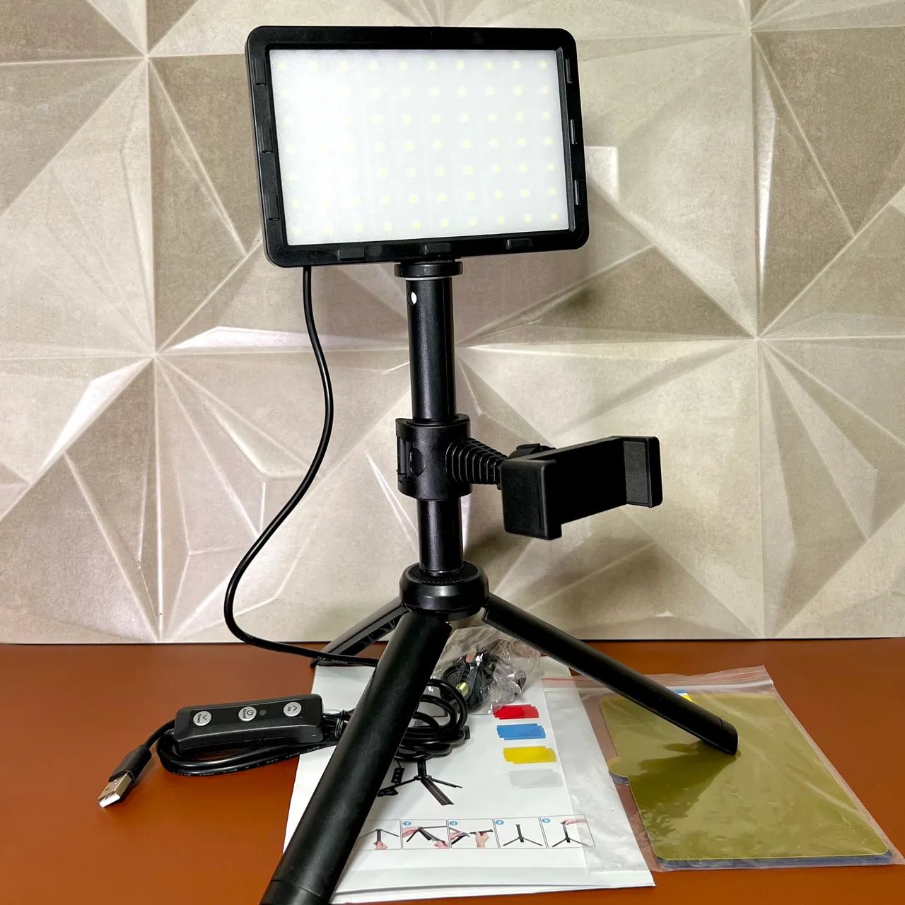 Painel LED com Tripé e Suporte para Celular - Foto 5