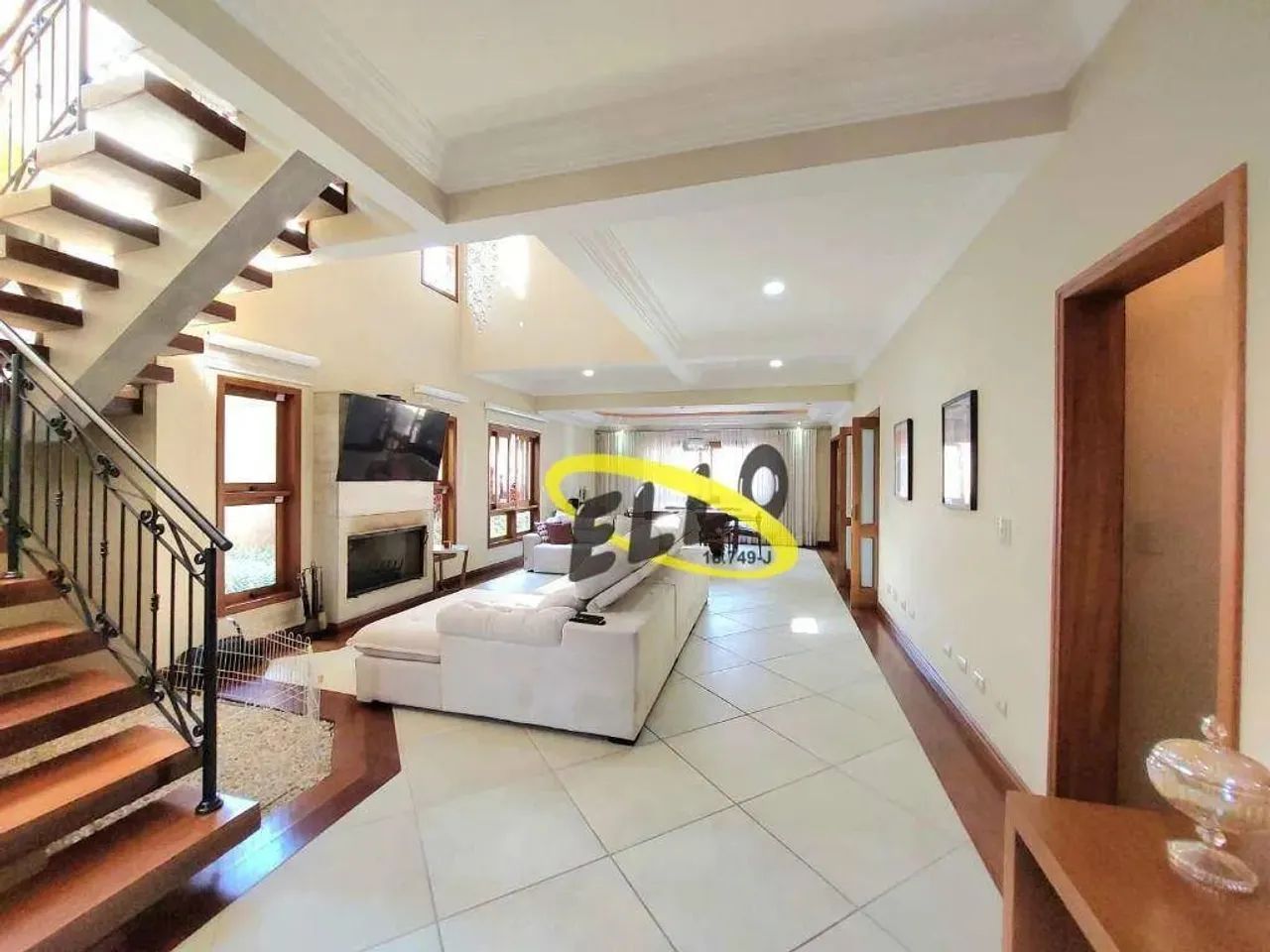 Casa para vender e alugar no condomínio Golf Village