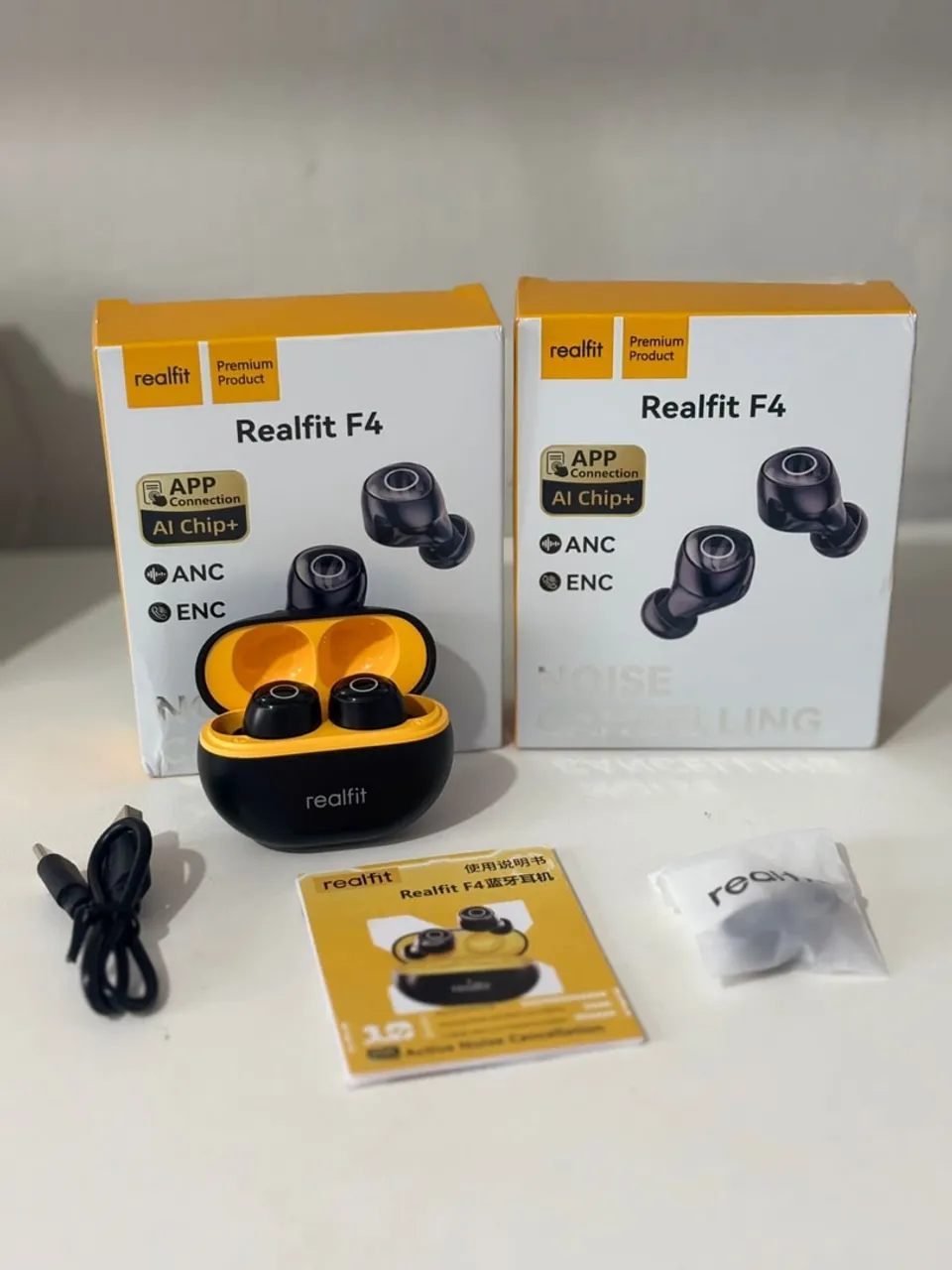 Fone de Ouvido Realfit F4 TWS - Bluetooth 5.3 - ANC