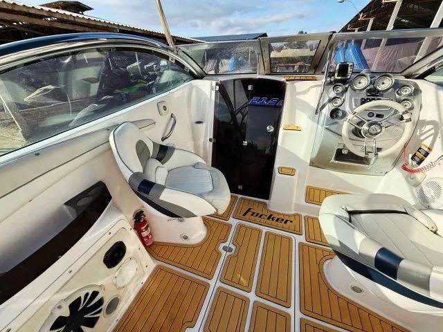 Lancha Focker 215 - Ano 2008 - Mercruiser 4.3 - 220hp - Foto 9