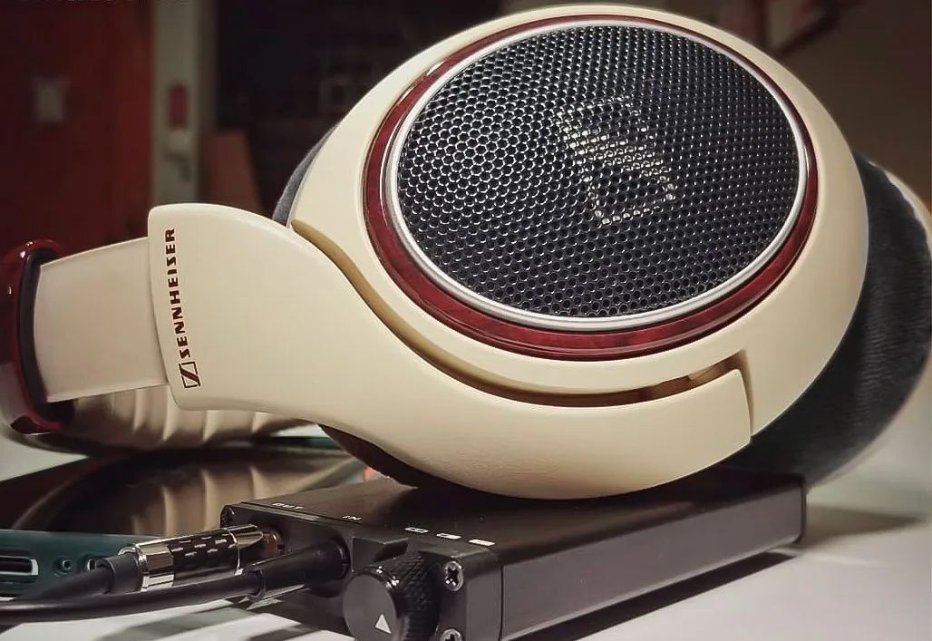 Fone Sennheiser HD598 Impecável todo original e sem nenhuma marca headphone HD 598 - Foto 2