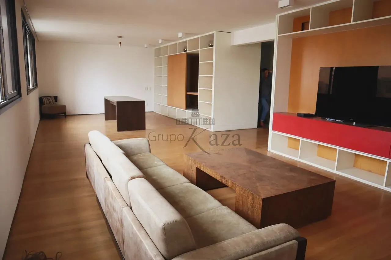 Apartamento - Jardim Europa - 3 Dormitórios - 164m².