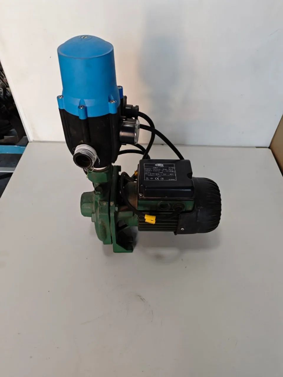 Bomba D'água Com Controle de Pressão Automático - Foto 2