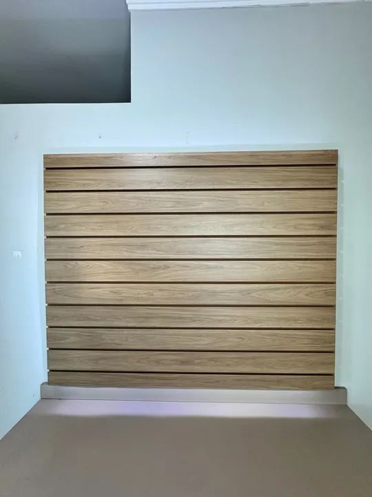 Painel Ripado em Madeira + armário 3 gavetas  - Foto 2