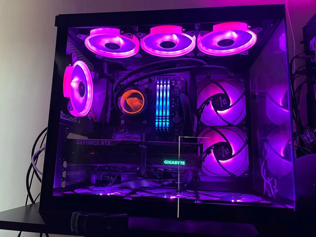 Pc gamer ryzen 7 5700x.rtx 4060ti 3 fan 32GB memória SSD 1tb Walter cooler red dragon