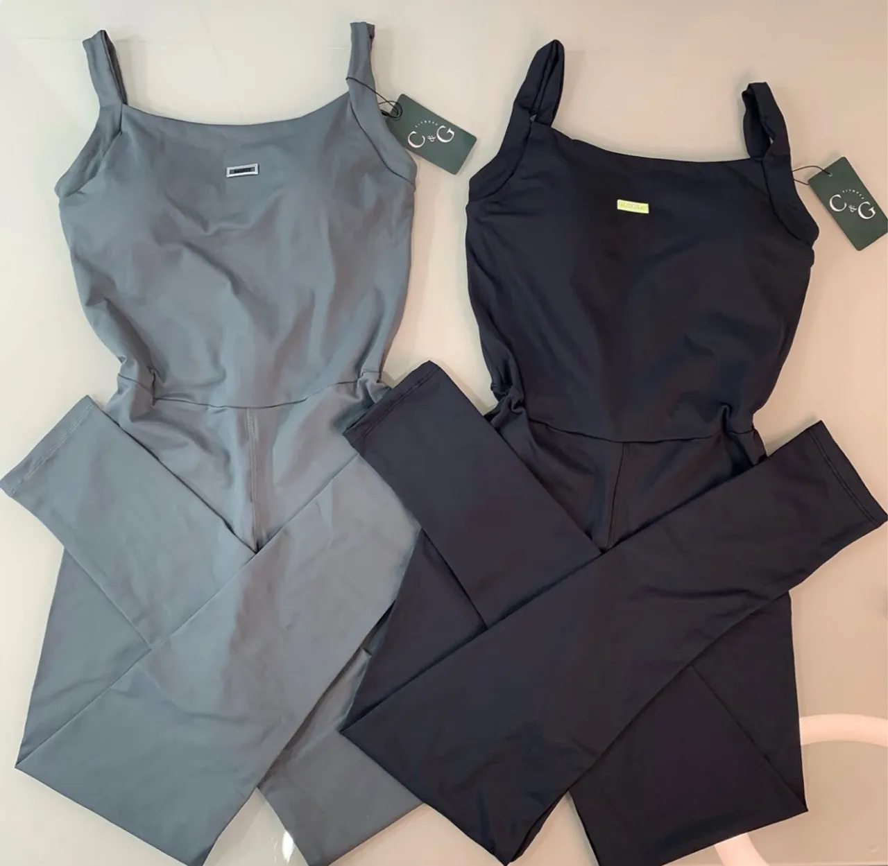 Macacão Feminino - Preto e Cinza