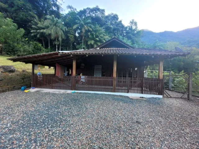 Chácara à Venda com 31.634,10 m² na Rodovia SC-418, km 12!