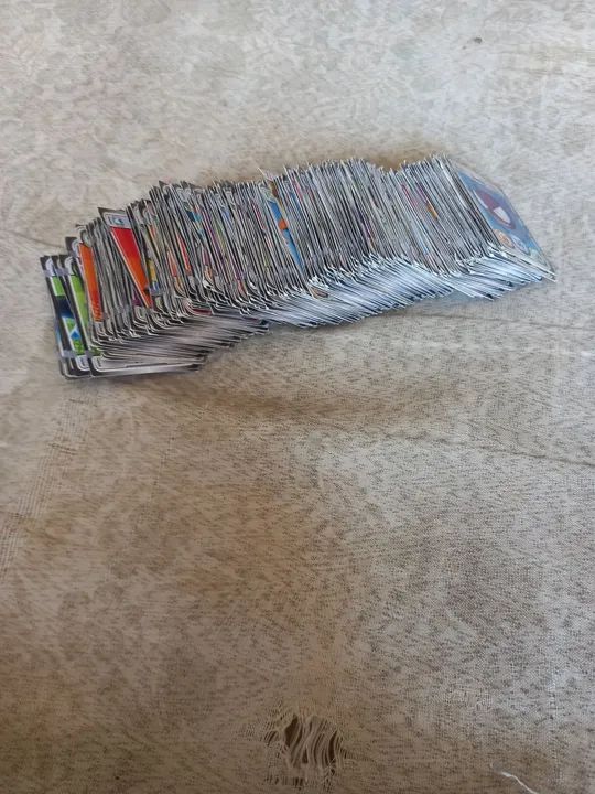 350 cartas de Pokémon Unite edição limitada - Foto 3