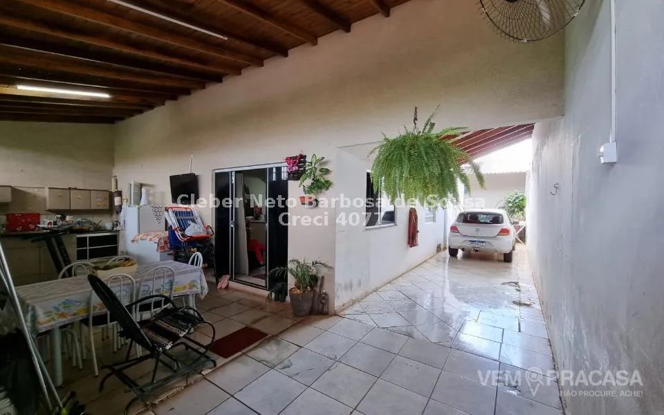 EXCELENTE IMÓVEL COM 04 QUARTOS E VIAS RÁPIDAS ATE O CENTRO! - Foto 3