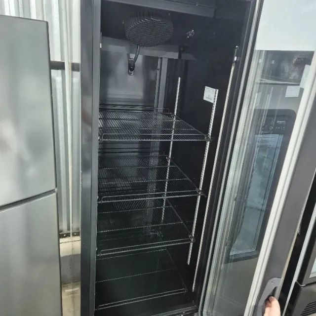 Refrigerador Vitrine Metalfrio 572 Litros VB52AH - Frost Free, Porta de Vidro, Preto, 220V - Foto 2