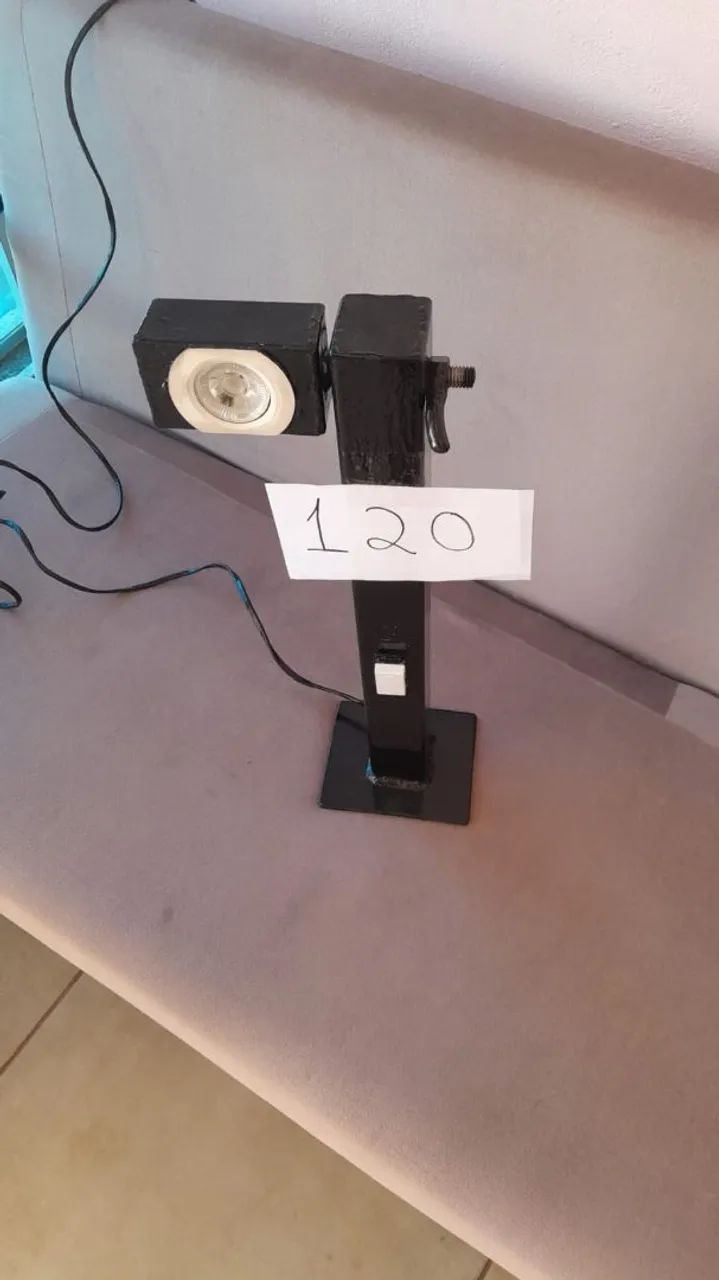 Luminária pedestal de mesa de ferro - Foto 3