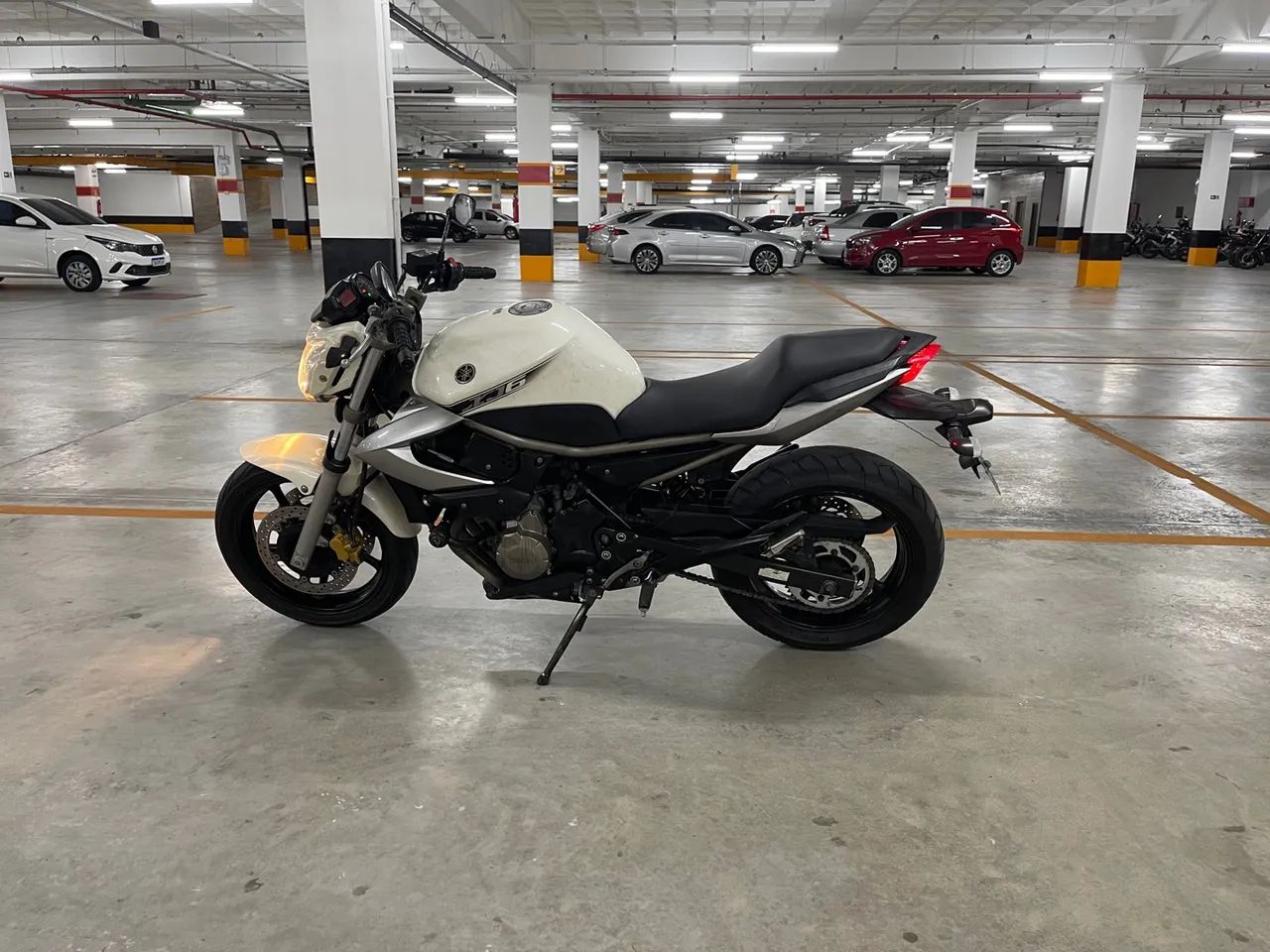 YAMAHA  XJ6- 2010 - Foto 4