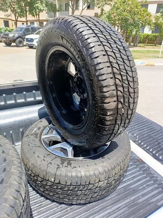 JOGO DE RODAS ARO 18 HILLUX SRX 2021 + PNEUS MICHELIN LTZ FORCE 265/60 R18. - Foto 3