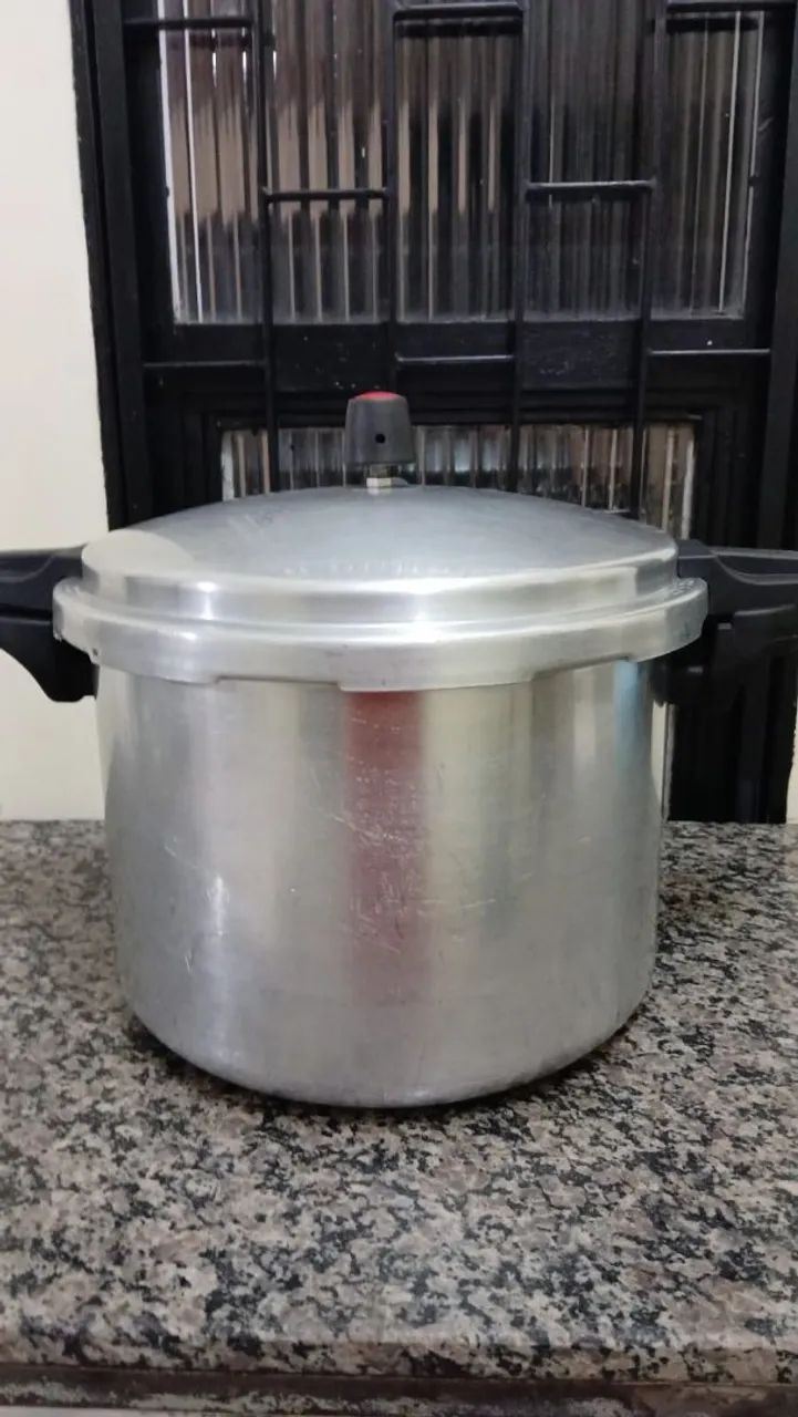 Panela de Pressão em Alumínio