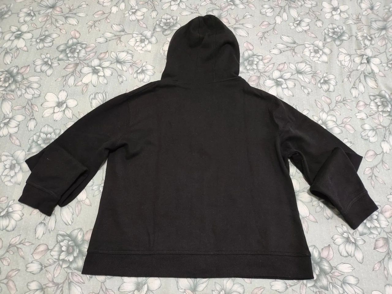 Jaqueta moletom feminino preto com capuz - Foto 3