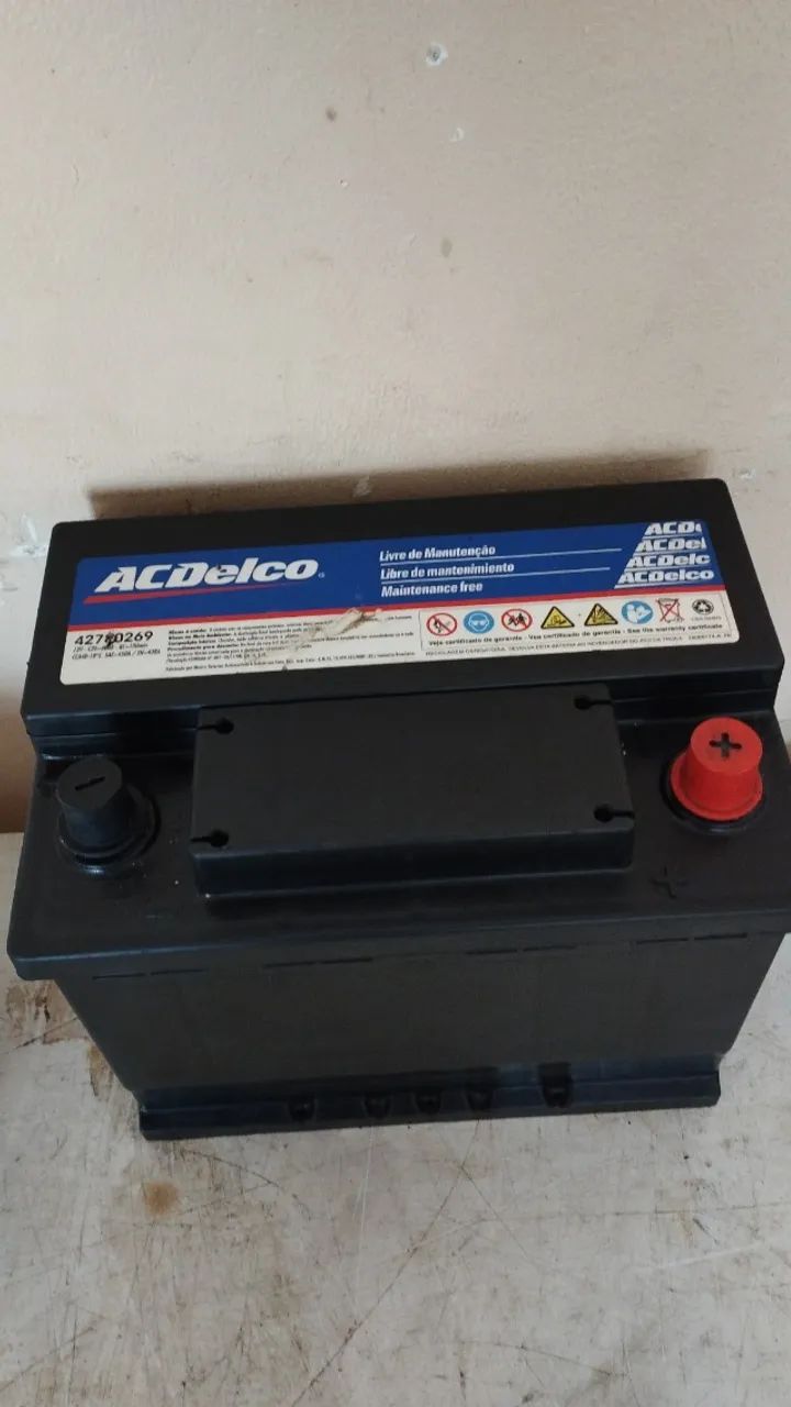 Bateria Para Carro de 45 a 180 Amperes Nova e Semi Novas Tenho Agm e Efb Aceito Cartão. - Foto 8