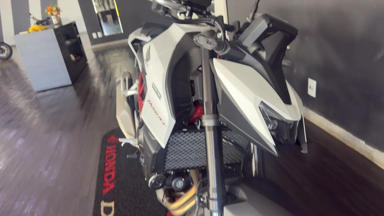 Hornet 750 - Foto 4