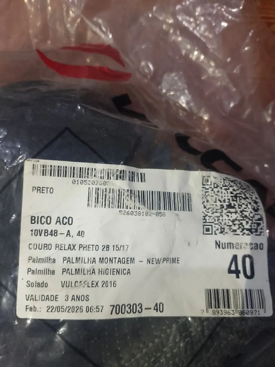 Bota Pico de ferro / TMN: 40 Na embalagem. - Foto 2