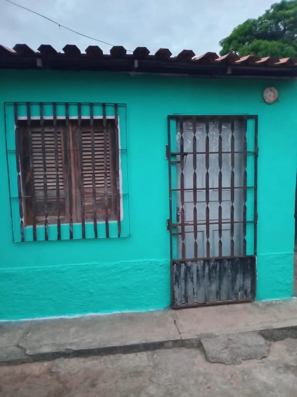 CASA COM QUINTAL GRANDE