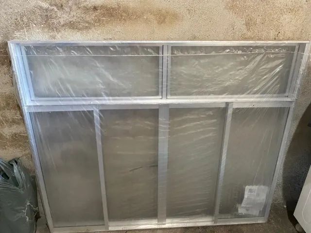 VENDO JANELA E PORTA DE ALUMÍNIO COM VIDRO INCLUSO!!!! - Foto 3
