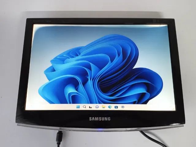 Monitor Samsung 733NW Defeito Bordas Brancas
