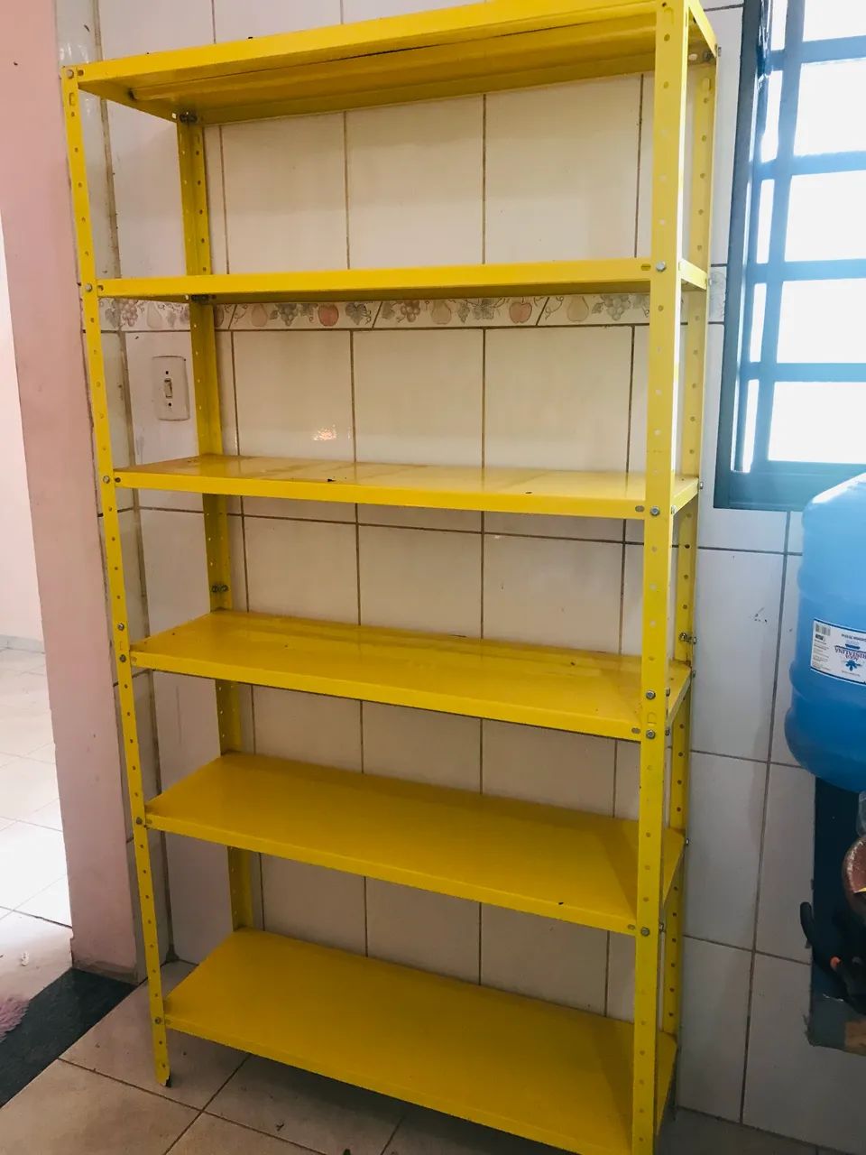 Estante amarela  - Foto 4