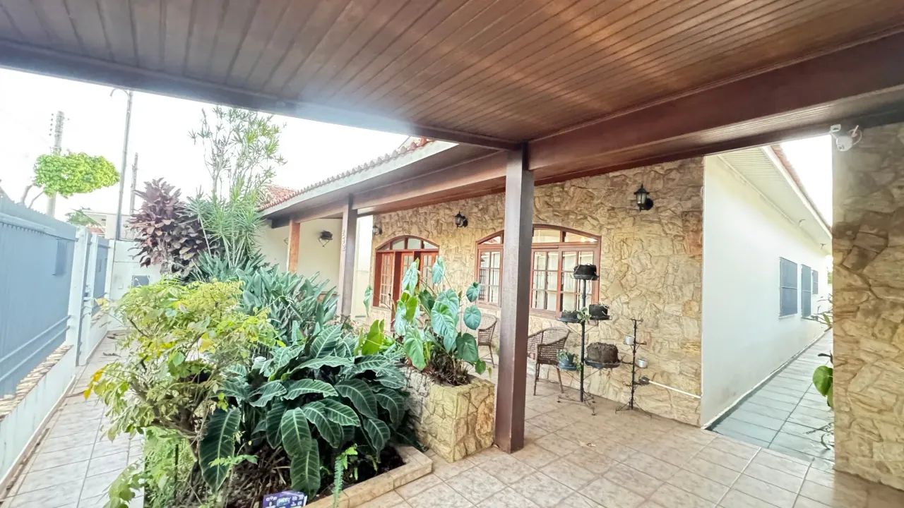 Casa Térrea em 2 Terrenos com 4 Dormitórios e Ampla Área de Lazer. - Foto 5