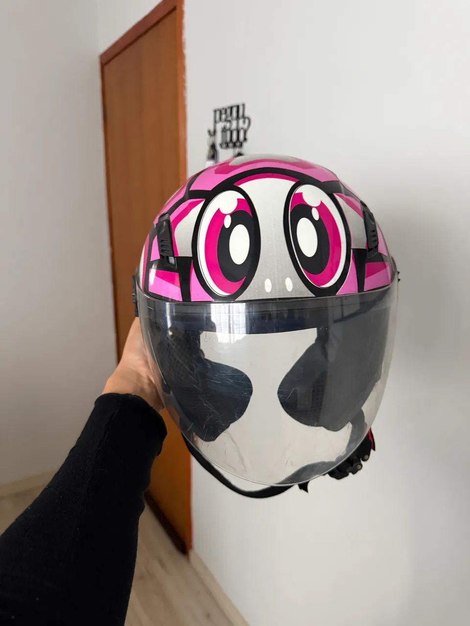Capacete Rosa com preto 