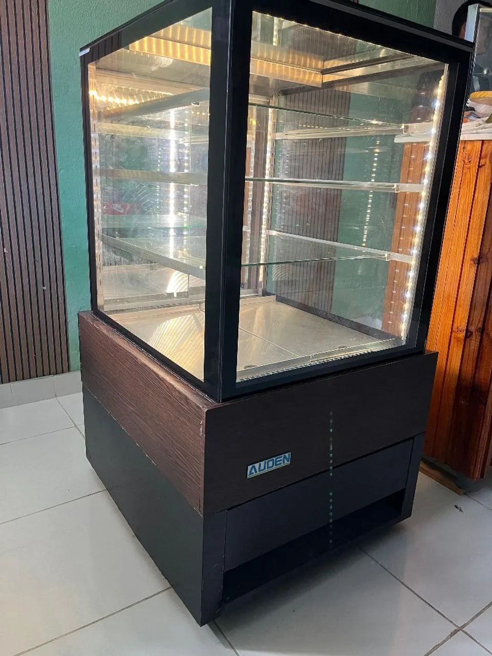  Para vender logo ,Vitrine gelada,semi nova slim funcionado perfeitamente  - Foto 5