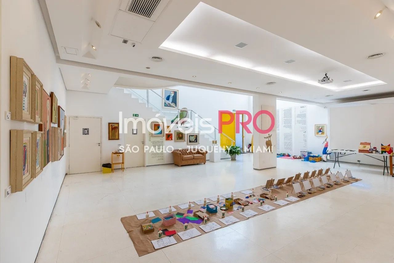 Prédio comercial no Jardim Europa!
