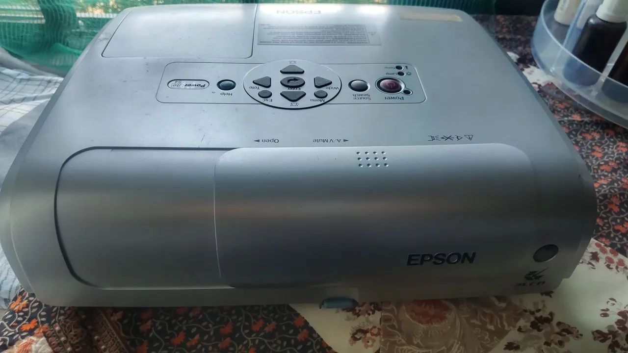 Projetor epson powerlite s4  - Foto 4