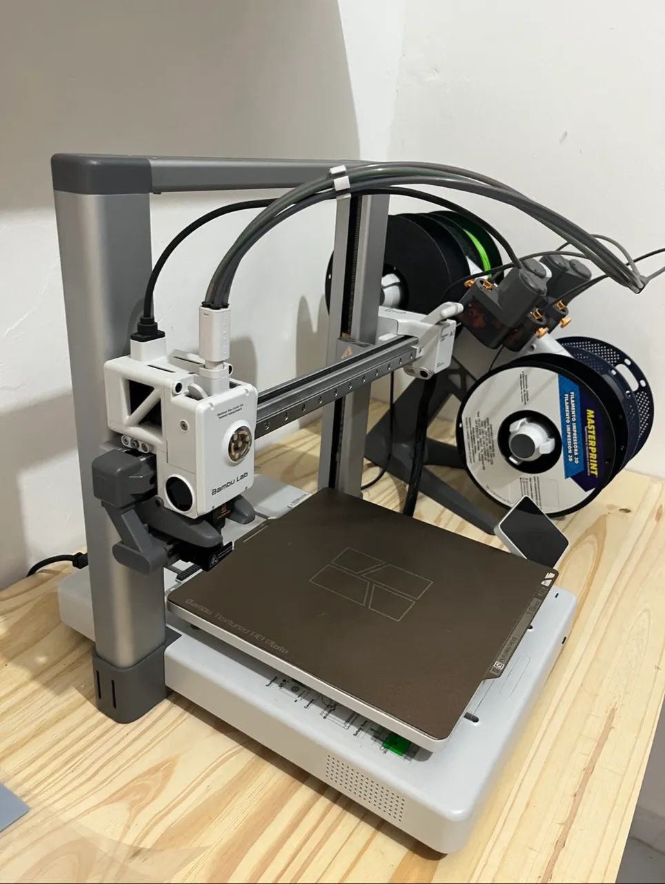 Vende-se impressora 3D BAMBU LAB A1 - Foto 2