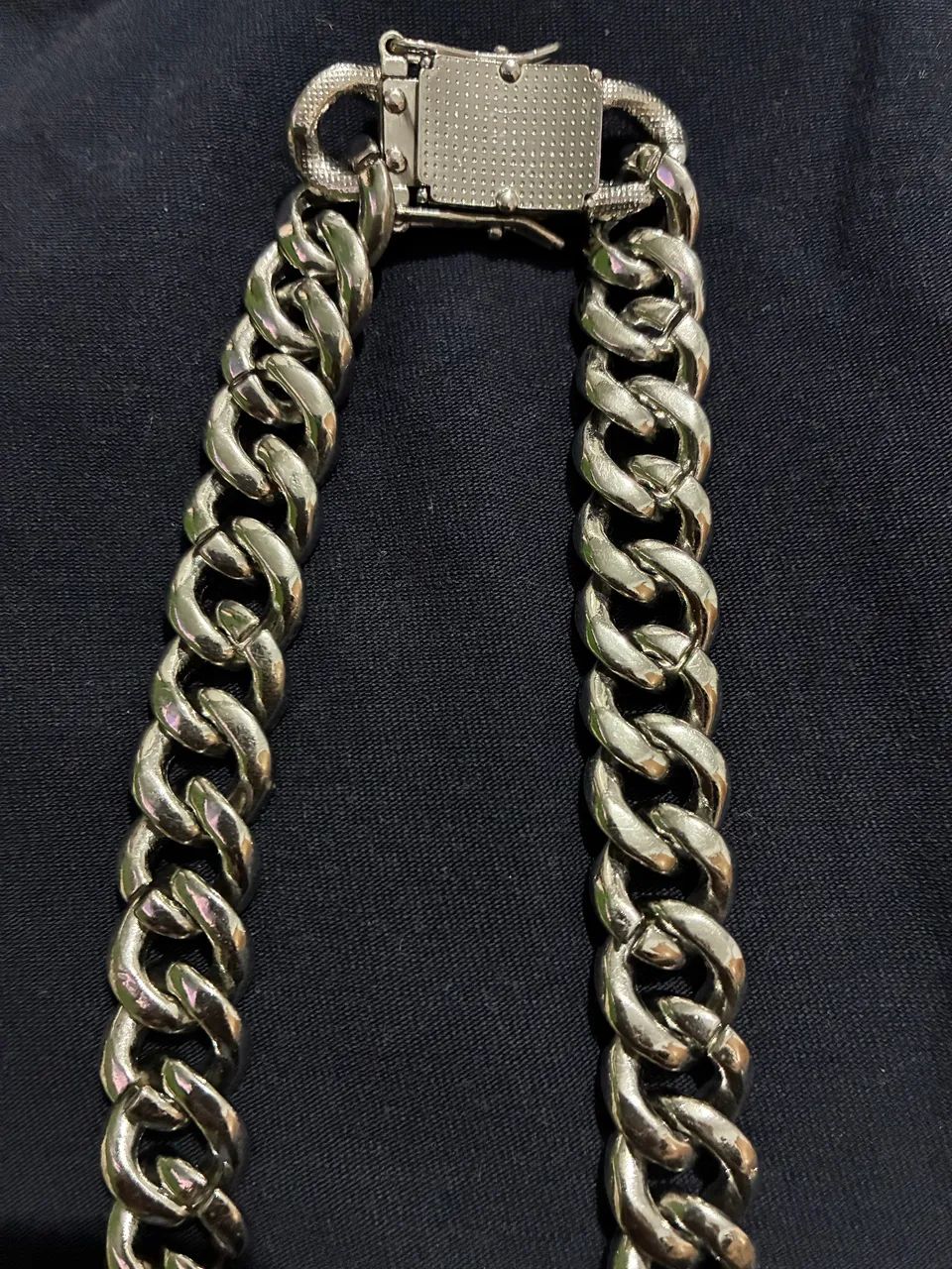 Colar de Aço cravejado