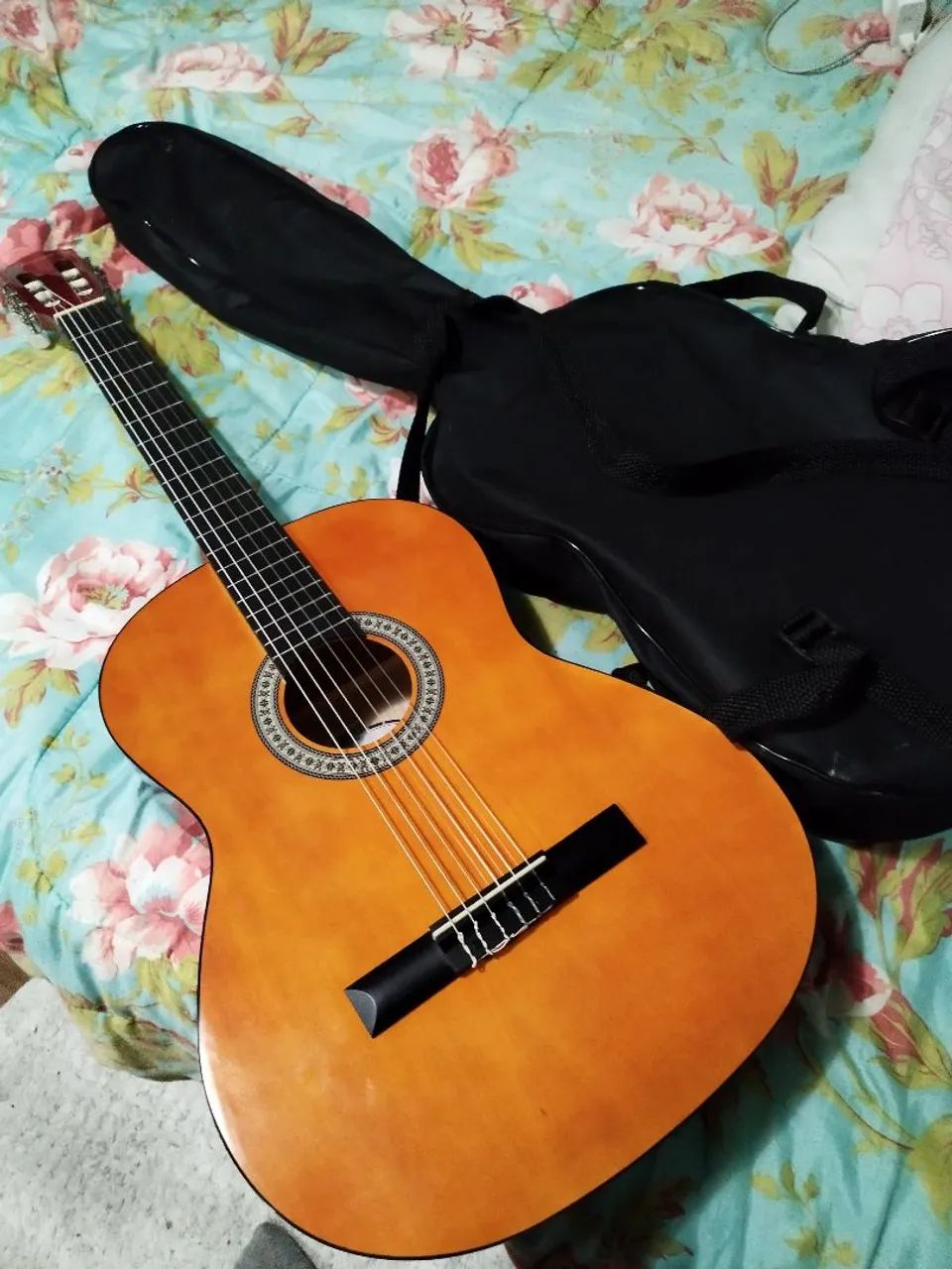 Violão elétrico Gianini 