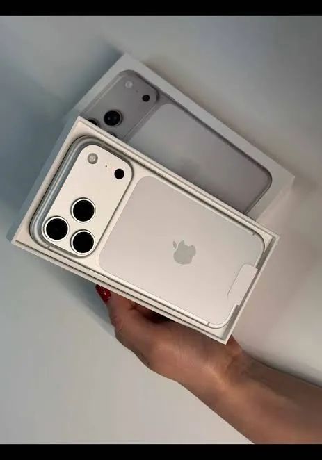 iPhone 17 Pro MAX Silver 