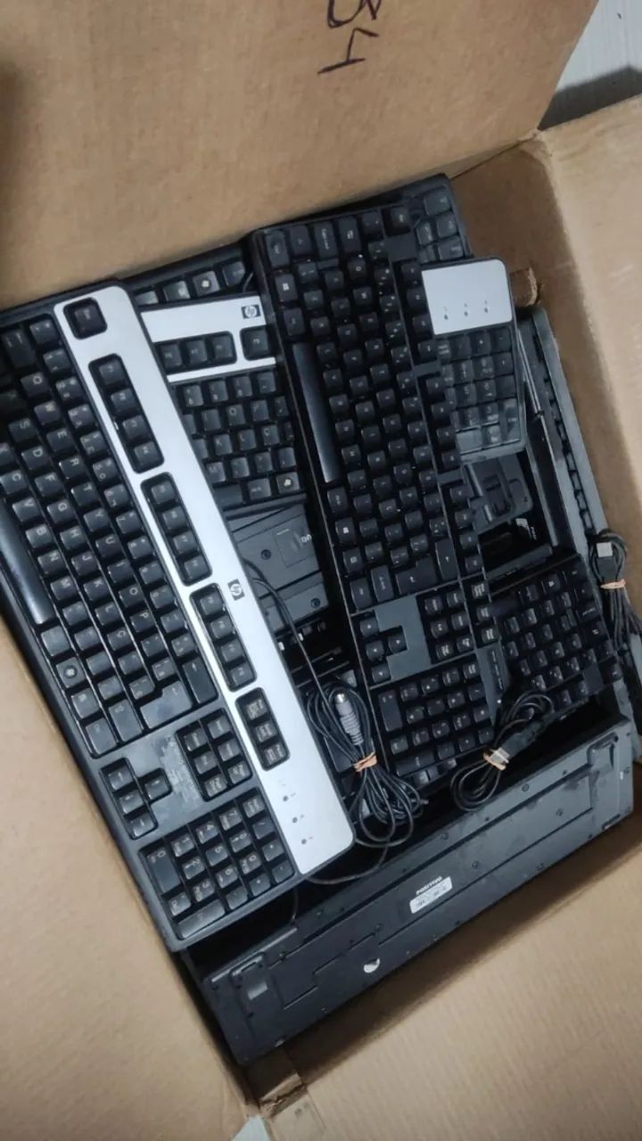 Lote com 60 teclados para computador (PS2 e USB) - Foto 3