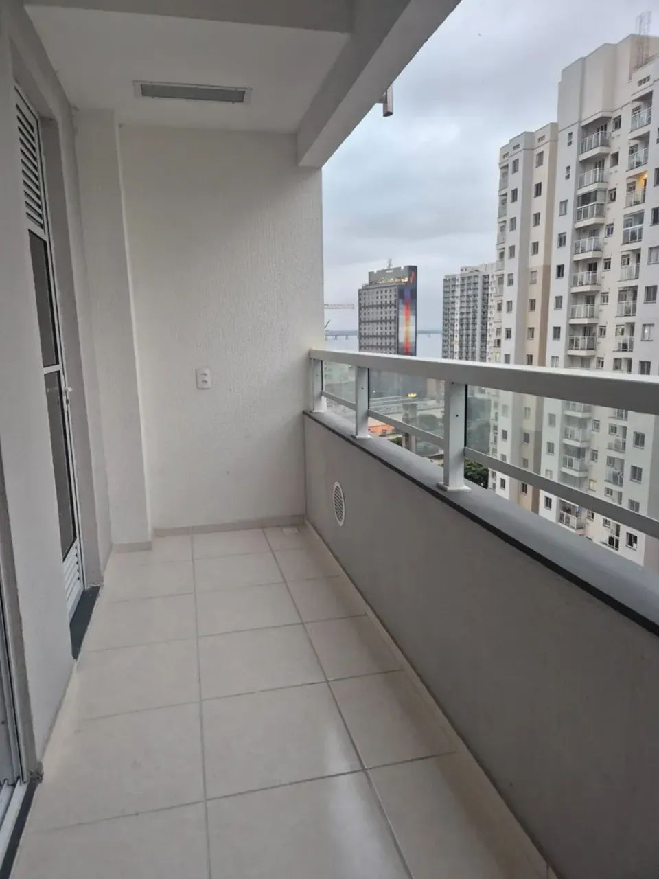 Apartamento com 2 quartos sendo 1 suíte e uma vaga de garagem - Foto 2