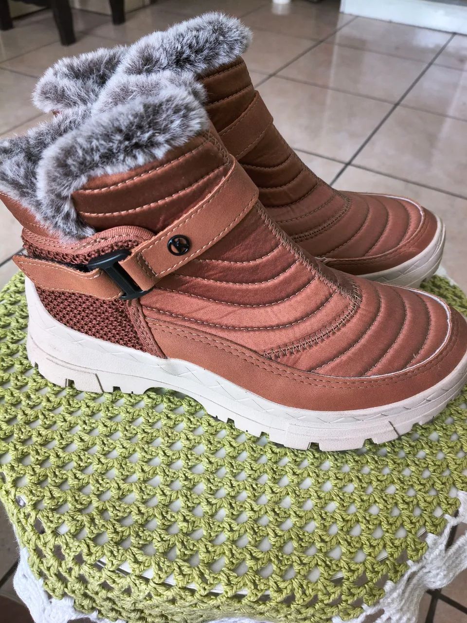 Bota coturno Kolosh número 36 semi nova 