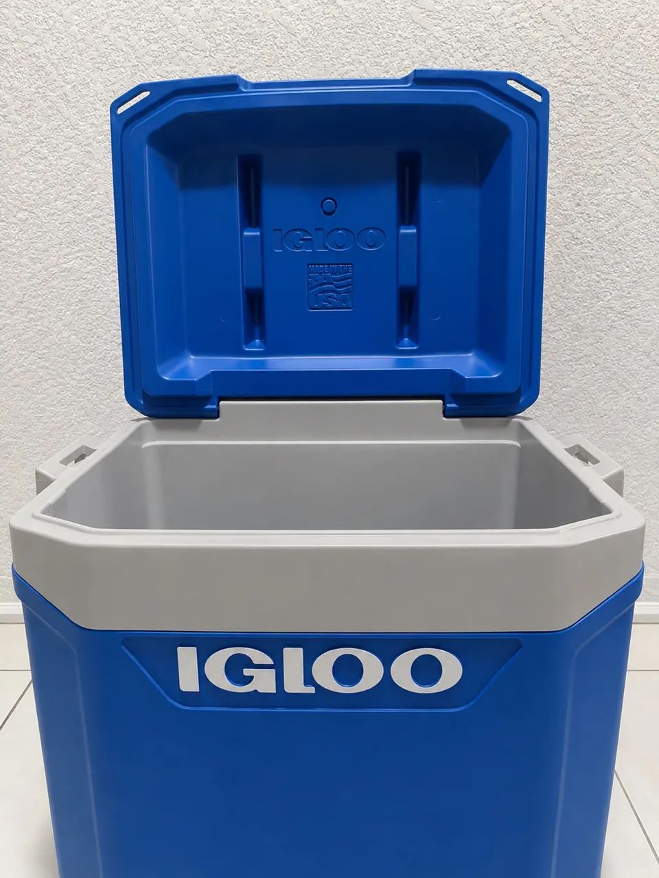 Cooler Igloo Grande com Rodinhas - Azul e Branco | Conservado