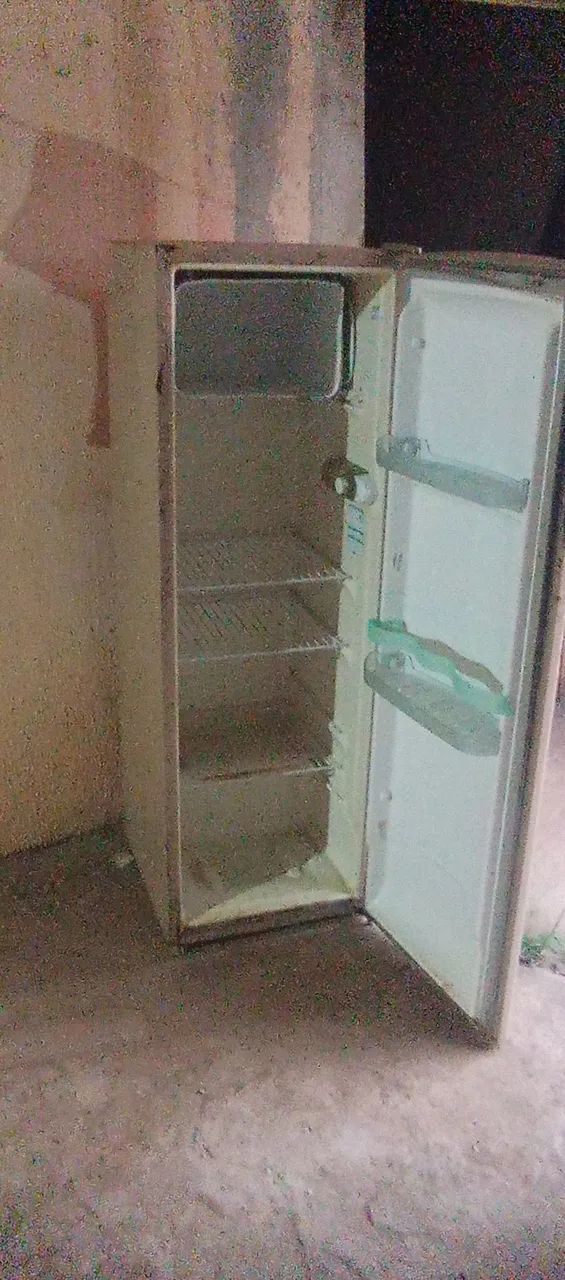 Vendo geladeira uzada
