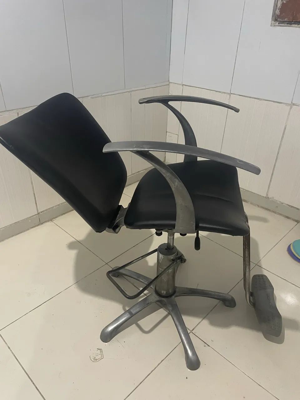 Cadeira de barbeiro  - Foto 2