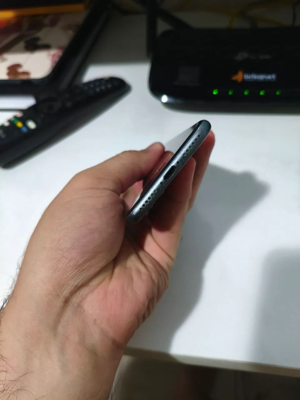 Vendo iPhone 8. *PREÇO NEGOCIÁVEL* - Foto 2