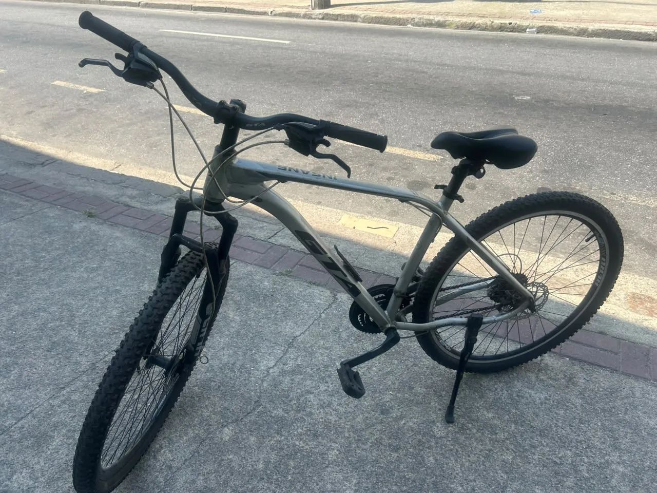 Bicicleta da gta de alumínio,em perfeito estado 