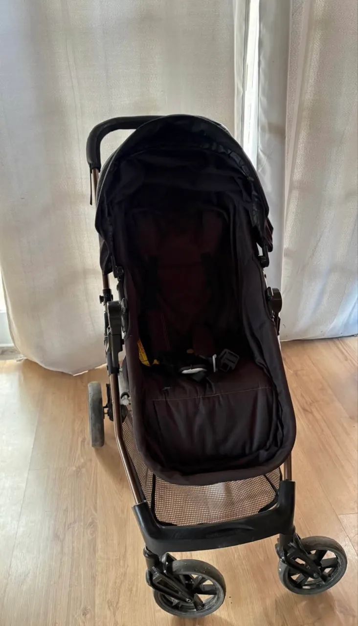 Carrinho de Bebê Galzerano com bebê conforto - Foto 2