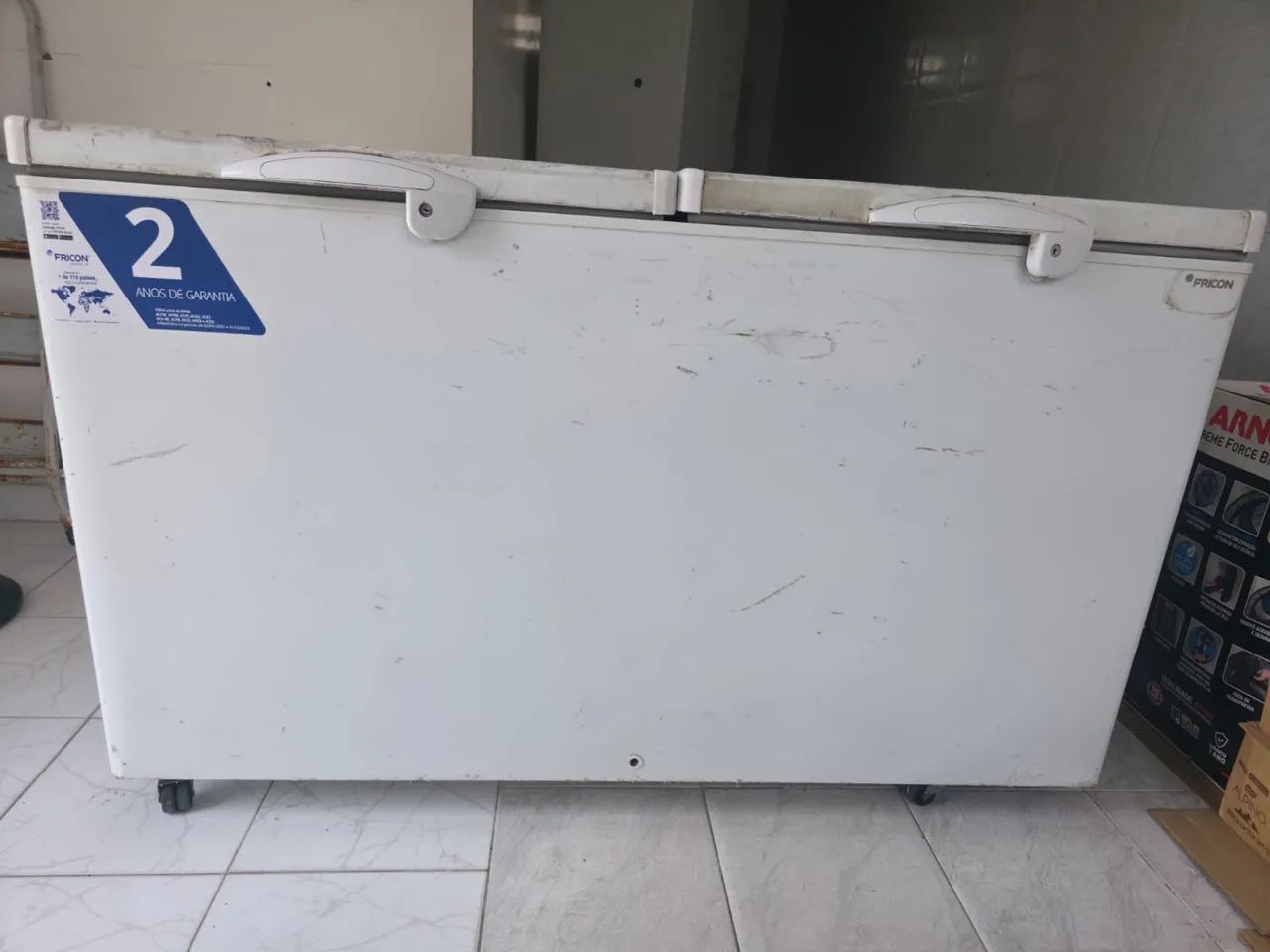 2 freezer, 1 vertical, 1 horizontal 